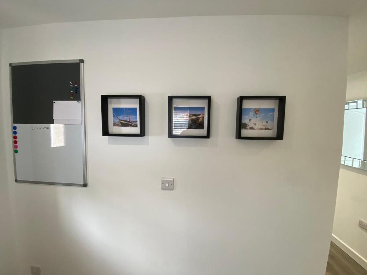 Modern 2 Bedroom Apartment, With Car Parking. Bitton Exteriör bild
